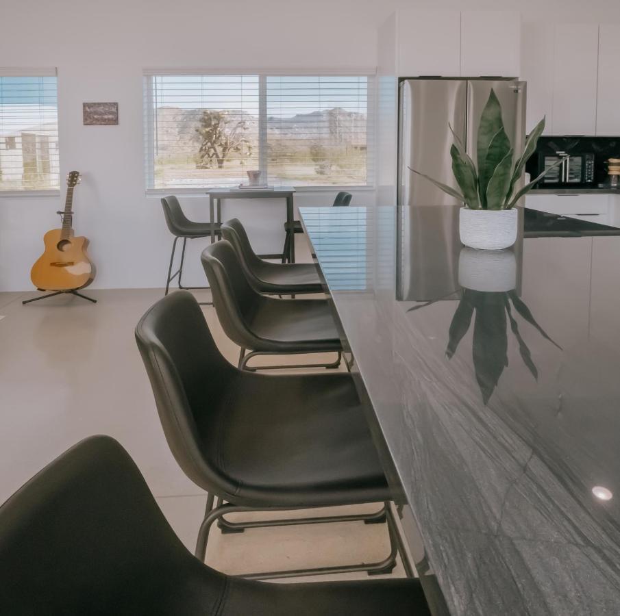 Coyote Tracks - A Modern Desert Experience Villa Joshua Tree Exterior foto